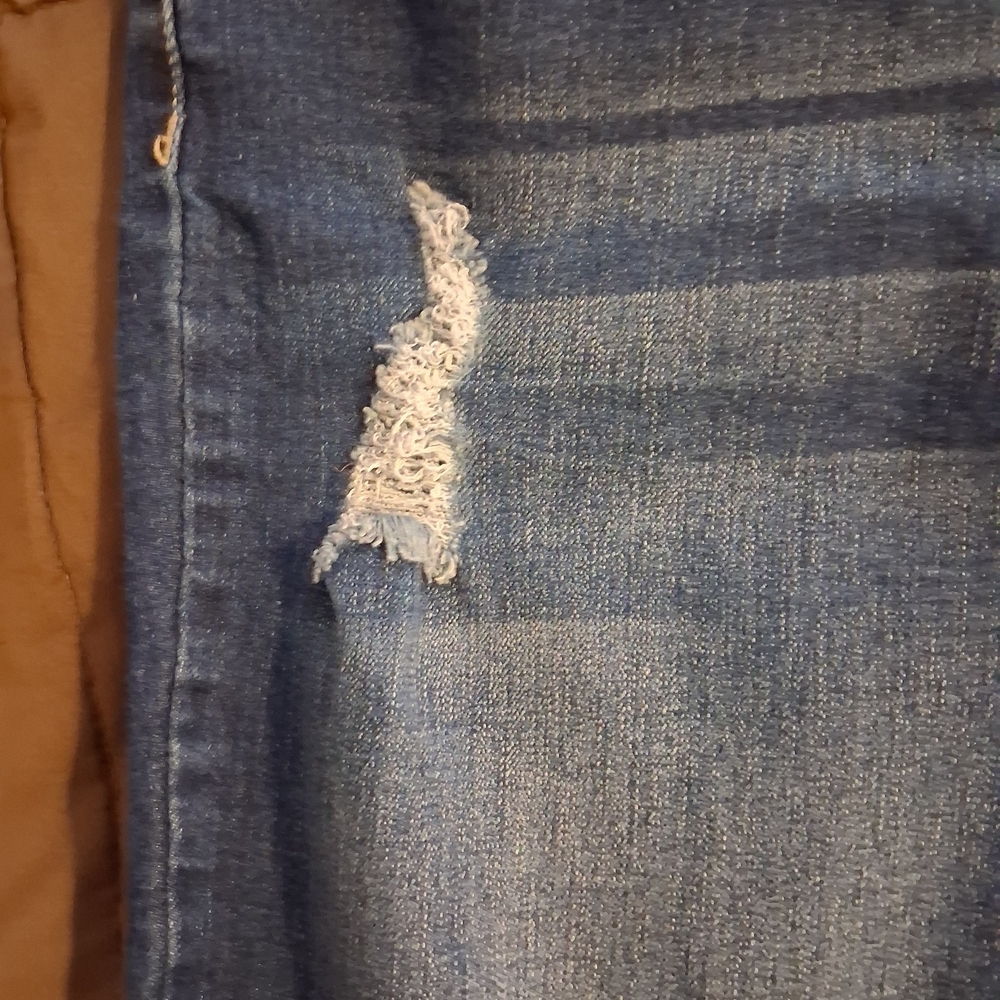 WannaBettaButt Distressed Mid Rise Blue Jeans Size 11. Excellent Shape - Picture 8 of 8